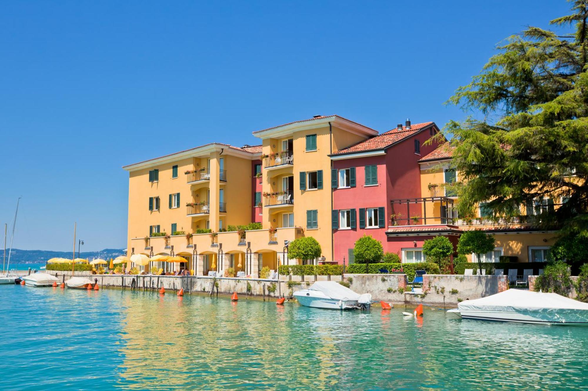 Spiaggia Azzurro -Lakeside With Terrace - Happy Rentals 托斯科拉诺-马德尔诺 外观 照片